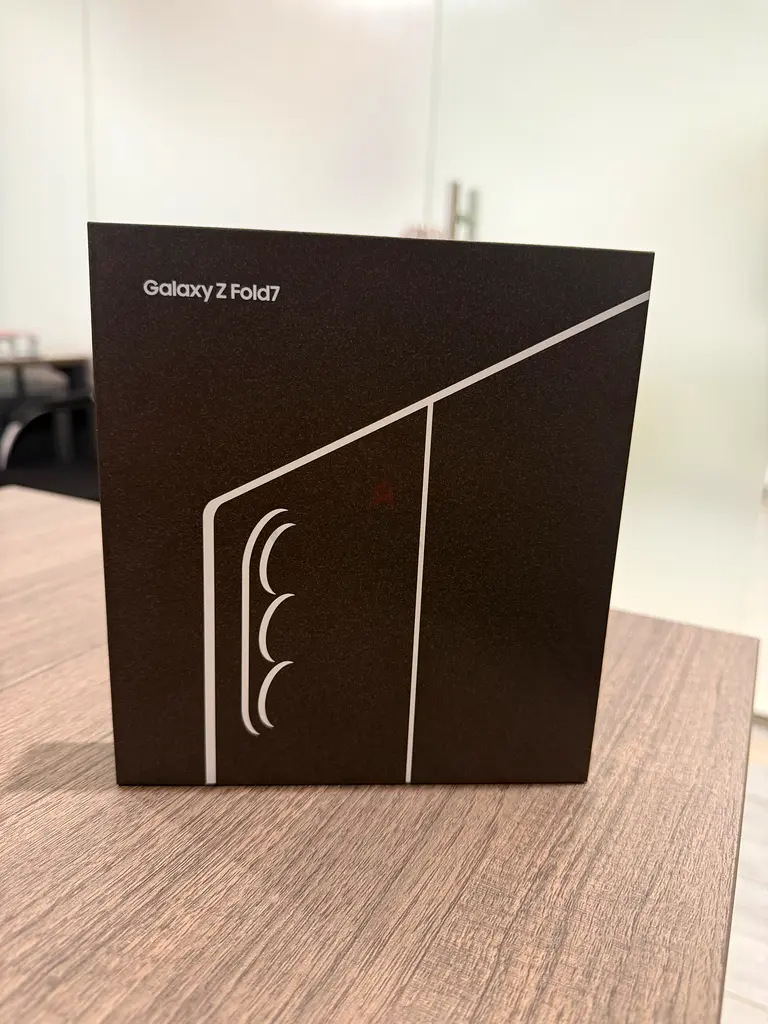 النسخة الإماراتية من Z Fold 7، 512 جيجابايت، جديدة بالكامل ومختومة