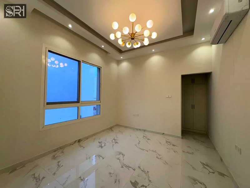 Spacious Villa with Elegant Design and Super Deluxe Finishes in Al Mowaihat63870132446337114