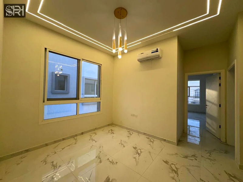 Spacious Villa with Elegant Design and Super Deluxe Finishes in Al Mowaihat63870132446337111