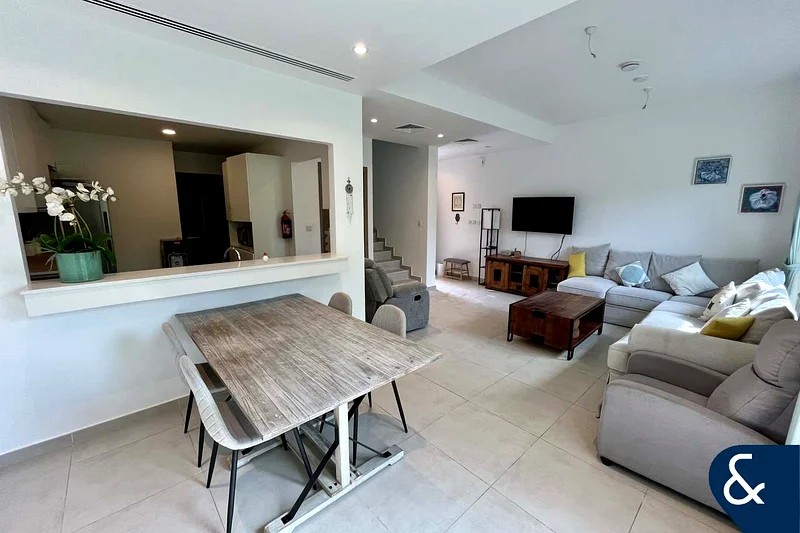 Vacant Now | 3 Beds | Maids | Single Row63214882348547111