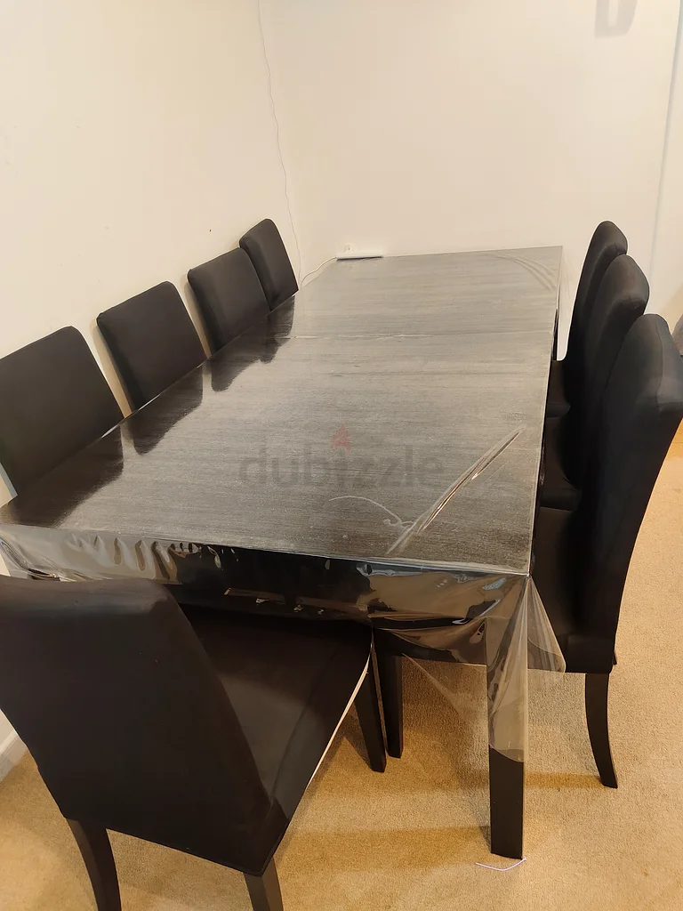 طقم طعام أنيق مع كراسي عصرية63217825378946113