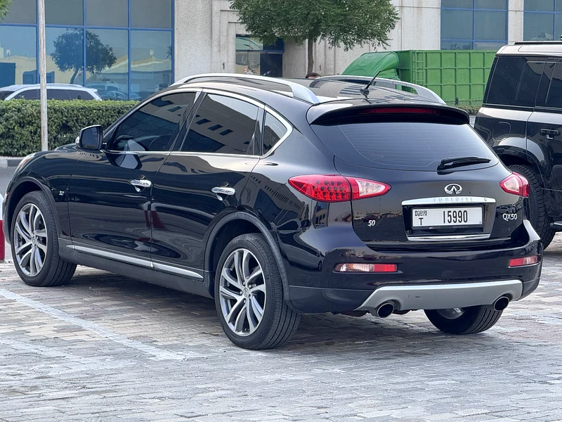 إنفيني QX50 2018 | الطراز الممتاز | جلد بني | بوس | سجل صيانة إنفيني الكامل63174307187331114