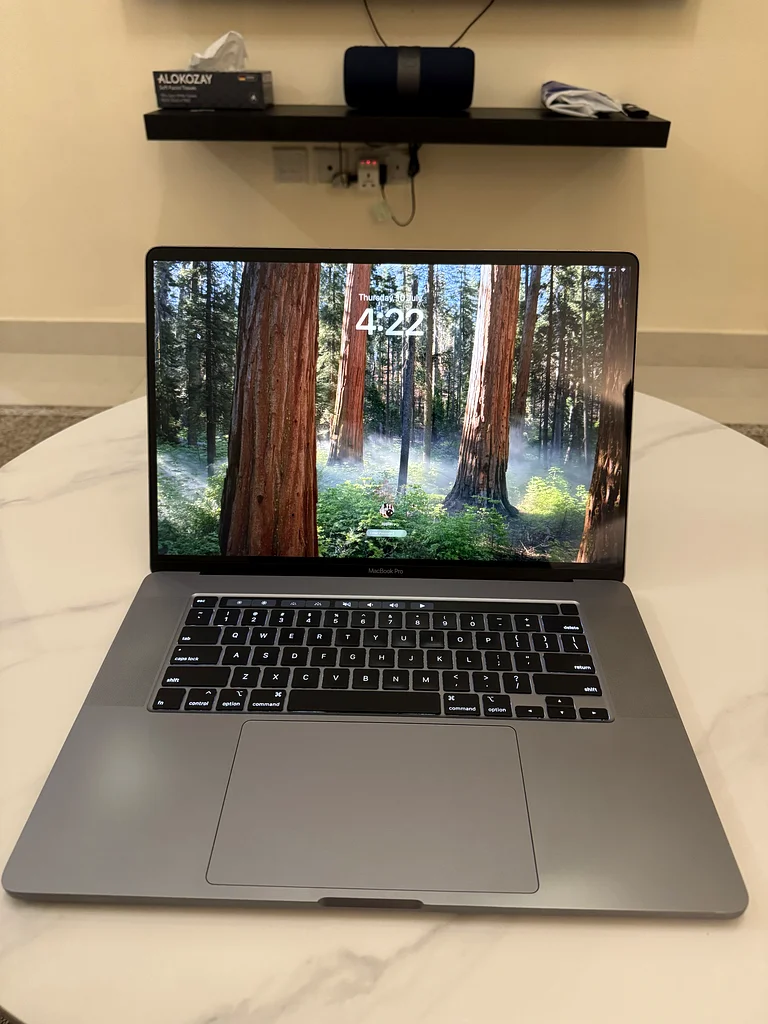 MacBook Pro A214163167117370882111