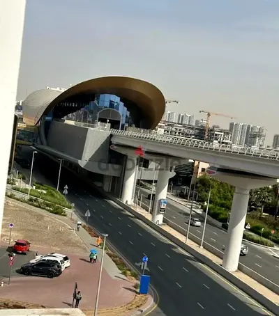Executive Bed Space for Indian Females - The Gardens Metro