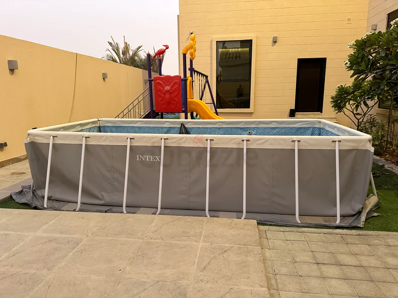 Inflatable Intex Swimming Pool - Perfect for Family Fun!63221348171137112