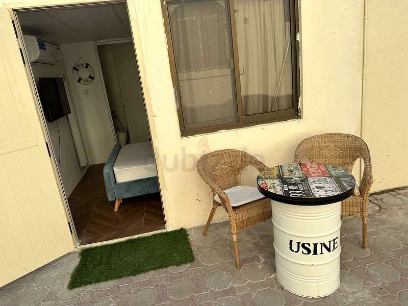 En-suite cozy bedroom for lady in luxury villa with attached washroom  all bills included63221840734467113