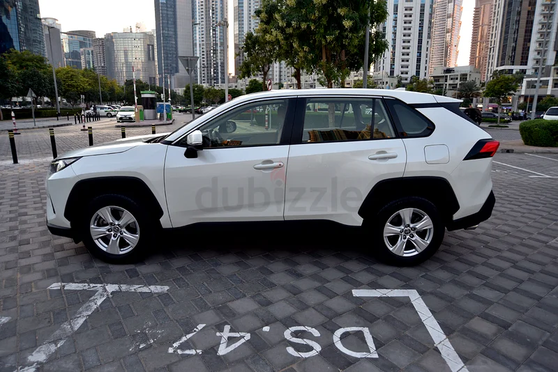 تويوتا راف4 2.5 لتر، سجل صيانة كامل، لا حوادث، لم يتم إعادة طلاؤها63146741693570113