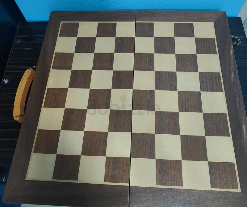 Classic Wooden Chess Set in Excellent Condition63207889503745113