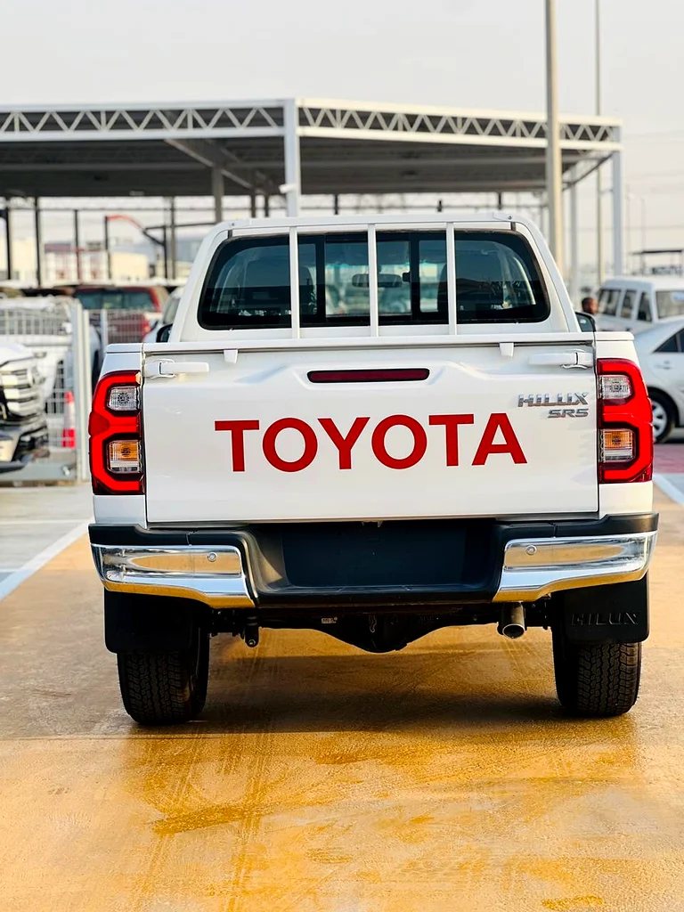 TOYOTA HILUX SR5 M/T 2025 PETROL 2.763147211191681114