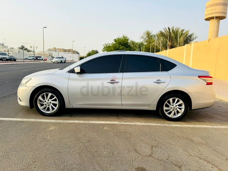 Nissan Sentra GCC spec 2 keys second owner full option with sunroof and leather seats63148165697666112