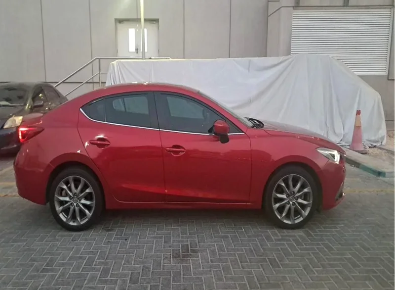 مازدا 3 2015 لدول مجلس التعاون الخليجي، خيار كامل مع عرض الرأس المرتفع، مفتاحان63135491464833110