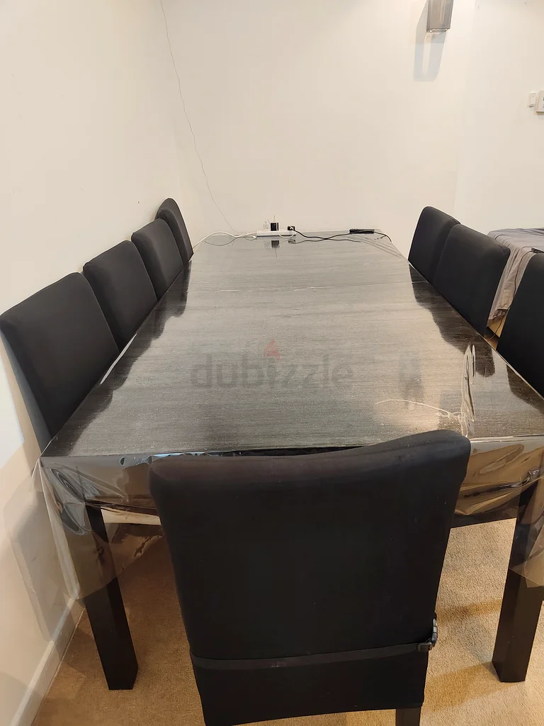 طقم طعام أنيق مع كراسي عصرية63217825378946114