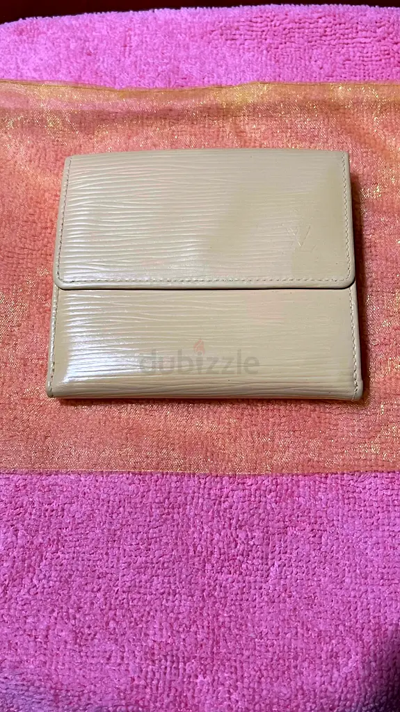 LOUIS VUITTON compact wallet