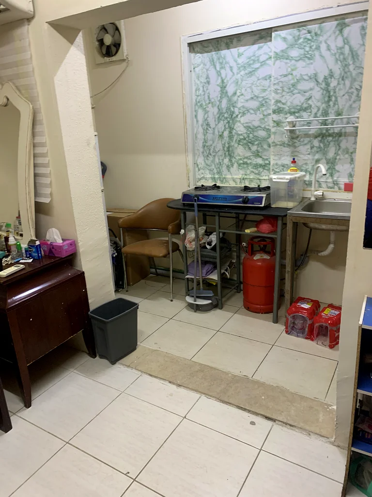 Independent furnished master studio with kitchen63143963204738112