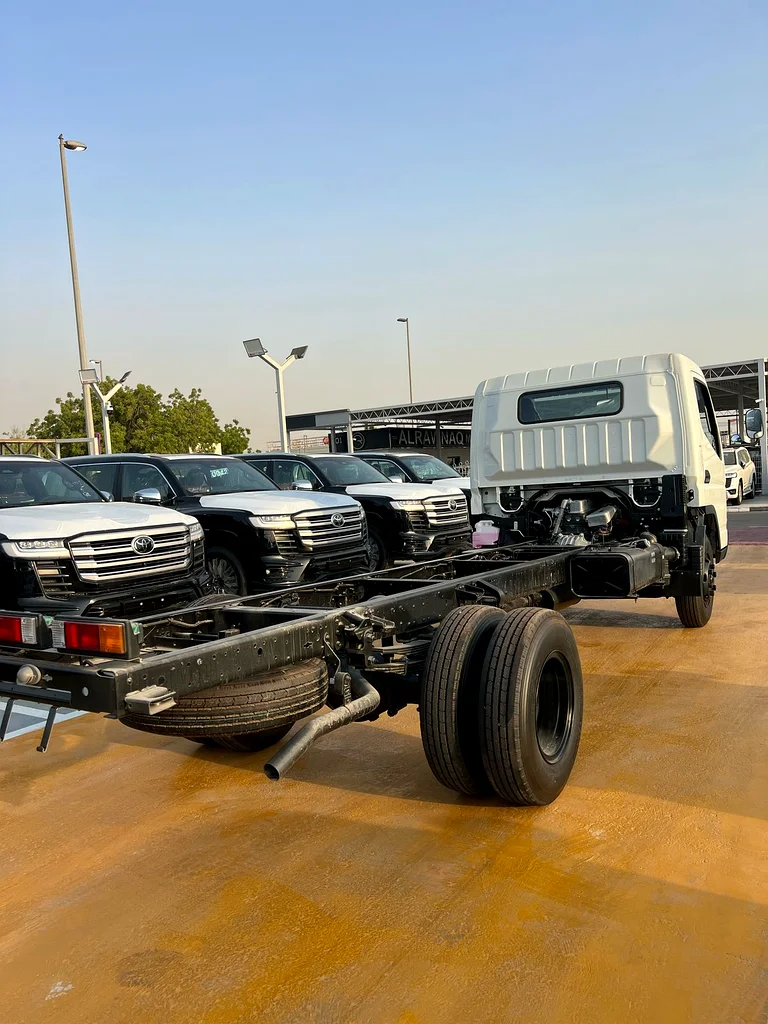 Mitsubishi Canter Truck M/T 4.2 Diesel CHASSIS 16FT WITHOUT ABS 100L TANK LONG CHASSIS63173122101635113