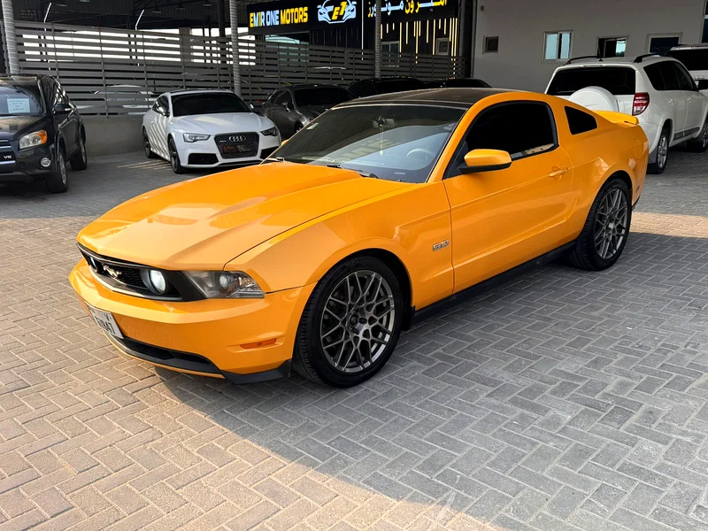 Ford Mustang GT Premium Gulf 2012 model, automatic, excellent condition (8-cylinder 5.0L), second owner, two keys, agency vehicle631689725468171126