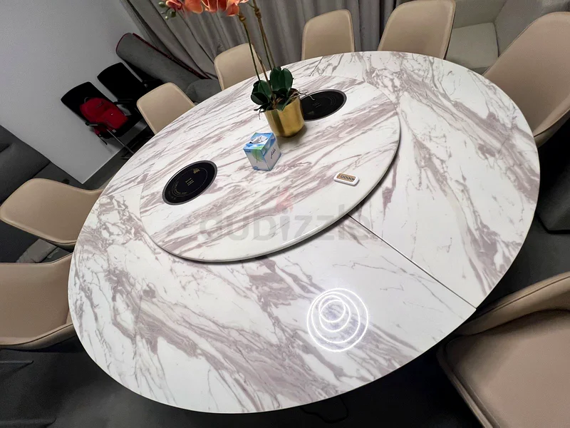 This dining table round  with chairs and marble good quality63179863742722113