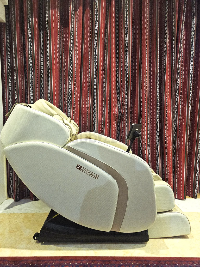 Luxurious Massage Chair for Ultimate Relaxation63263518621441111