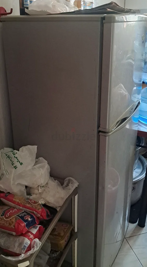 ثلاجة ببابين للبيع63170403529346111