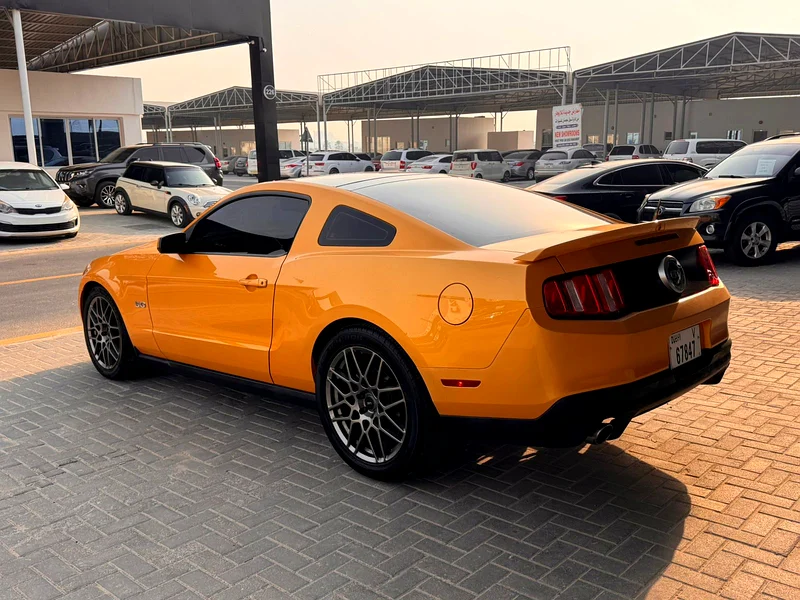 Ford Mustang GT Premium Gulf 2012 model, automatic, excellent condition (8-cylinder 5.0L), second owner, two keys, agency vehicle63168972546817113