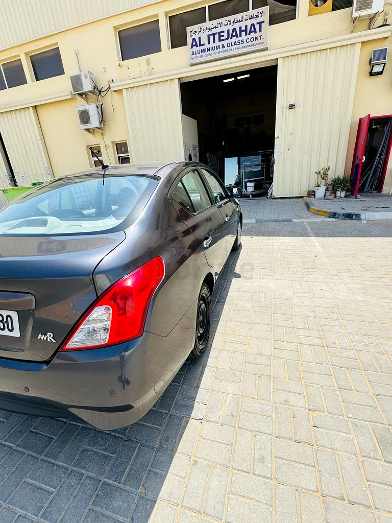 Nissan sunny63166152011395112