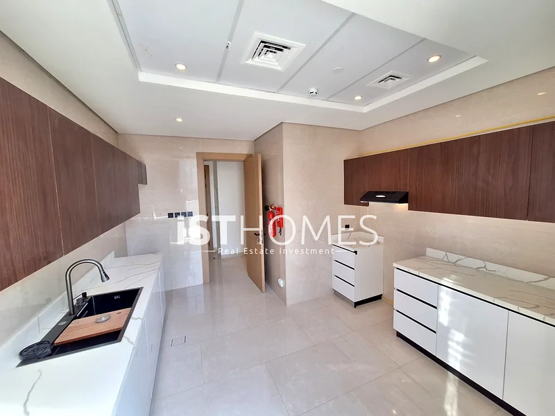 Luxury Penthouse Apartment | Smart Home Alexa | Closed Kitchen | Laundry Room | Wraparound Terrace | Brand New | Prime Location | First Tenant | JVC63780578868226110