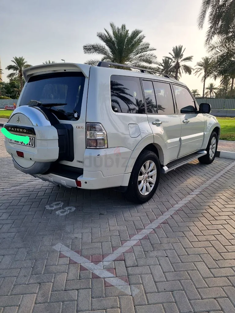 Mitsubishi Pajero 2011 3.8 full option family used63153228413570113