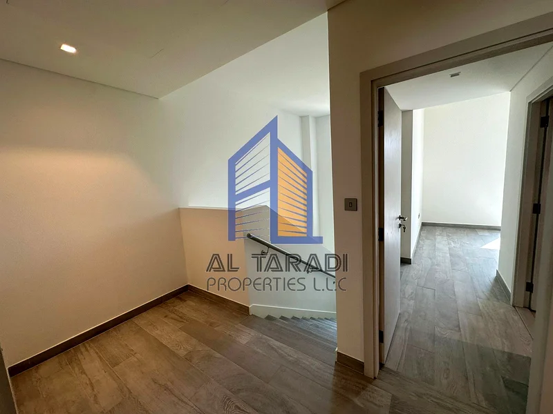 3 غرف نوم مذهلة + خادمة | صف واحد | جاهز للانتقال63152754539522113