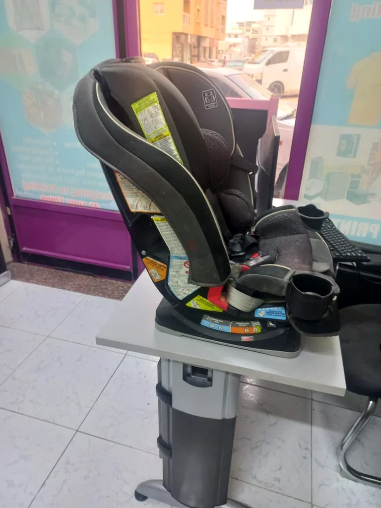 Graco 3-in-1 car seat from Slim Fit, multi-size for ages 2 to 7 years - used for only one month63196622296067111