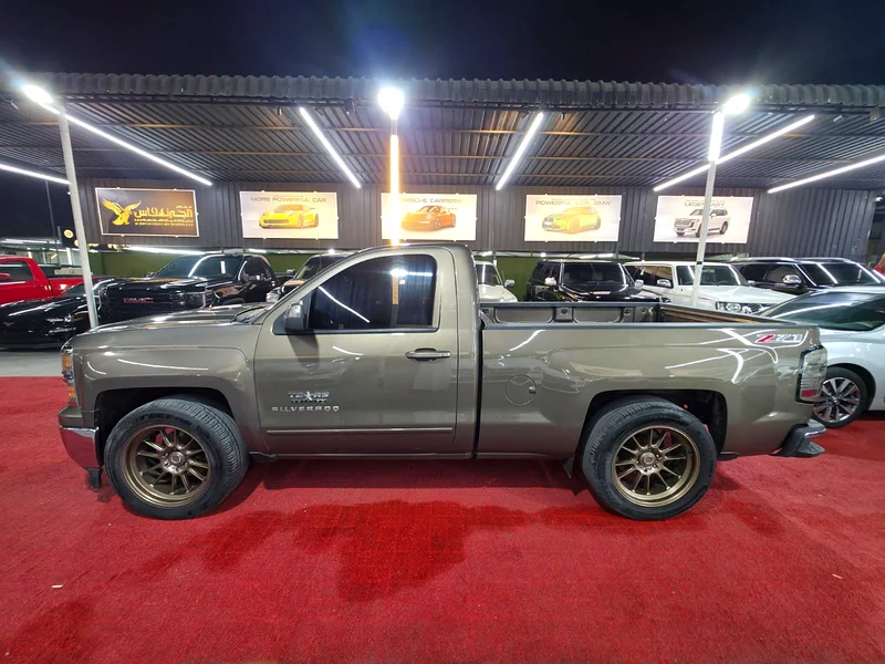 شفرليه سلفرادو LT Z71 
موديل : 2015
ممشى : 226000 كم
السعر : 62000 درهم
مواصفات خليجية63172649336578113