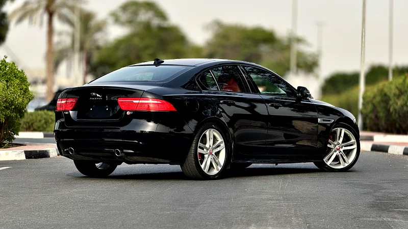 Jaguar XE S V6 2016 . Gcc specs ( Full service history ) full option .63222311880451113