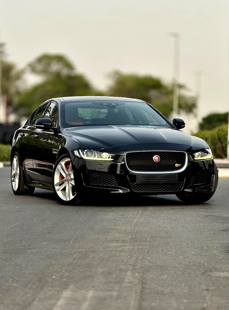 Jaguar XE S V6 2016 . Gcc specs ( Full service history ) full option .63222311880451119
