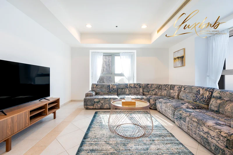 إطلالات استثنائية على نخيل المحيط مفروشة63834491308418111
