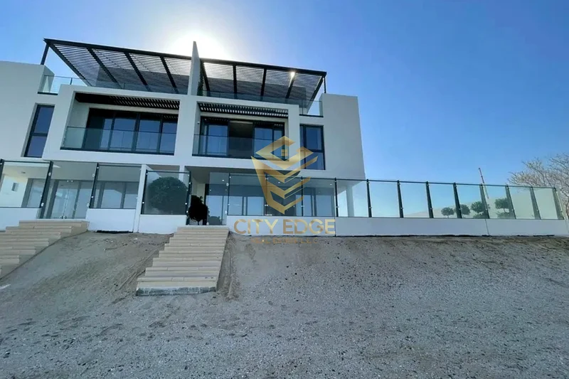 4 BR TH CORNER \Resort-style \ACCESS TO BEACH63204820920449114