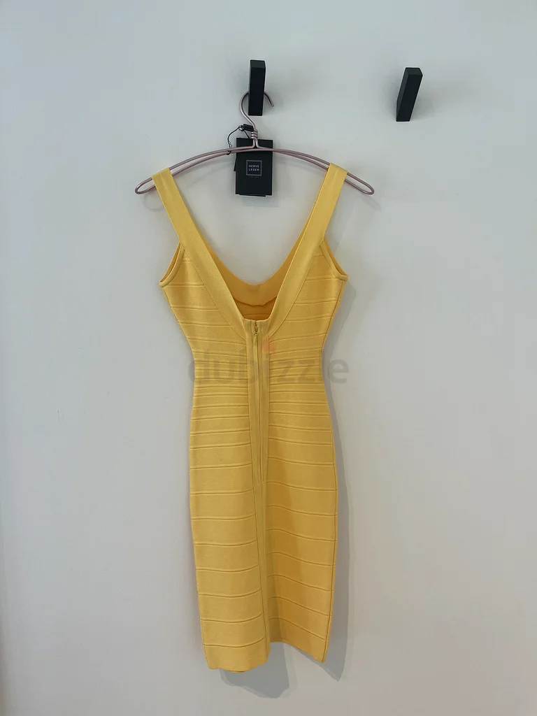 Stunning Herve Léger Yellow Bodycon Dress - Perfect for Summer!63238110724227112