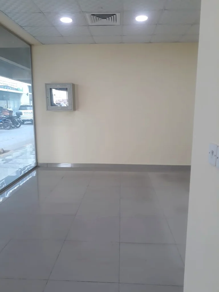 Spacious Shop for Low Rent63220311275777114
