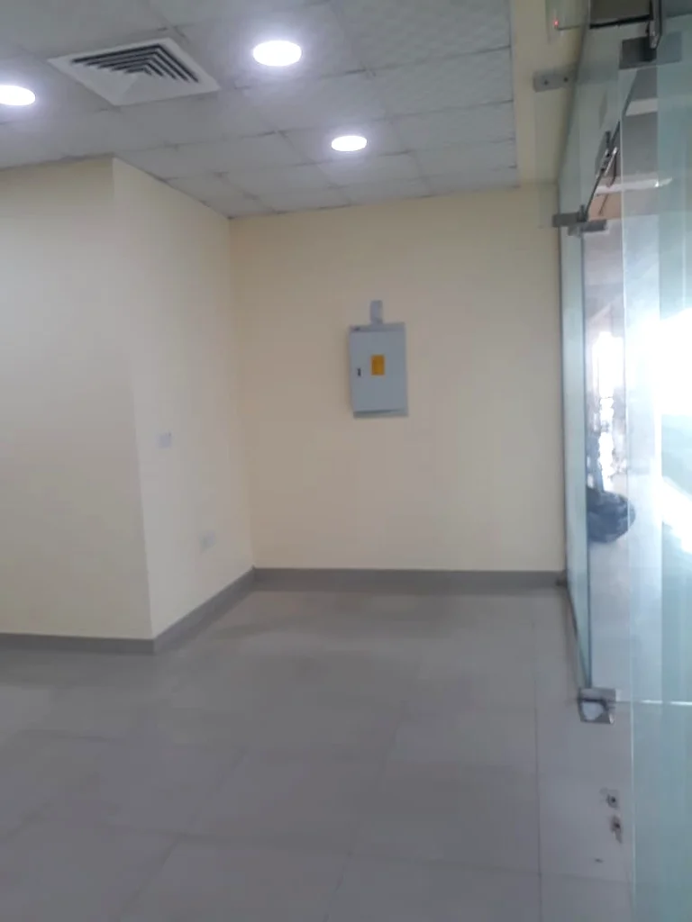 Spacious Shop for Low Rent63220311275777112