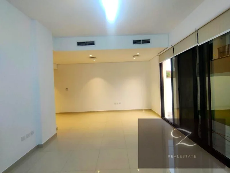 for sale villa in Sharjah / Al Raqaiba area     Suburb of Suyoh (Nesma Project)    Very special location     Next to the park and the mall63205837425153113