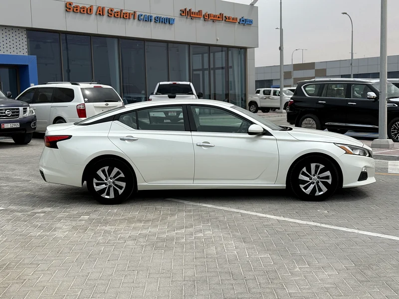 2021 Nissan Altima in GCC, original paint, low mileage63232621110401112