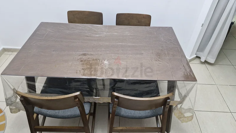 Stylish and Modern Dining Table with Comfortable Chairs63216835831169112