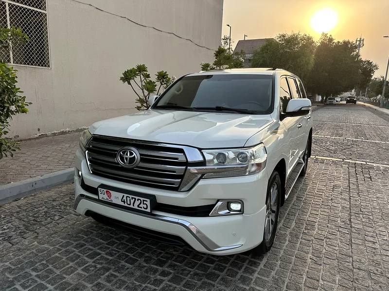 For sale Toyota Land Cruiser 2016 Gulf specification, agency paint, and in excellent condition63141656794115111