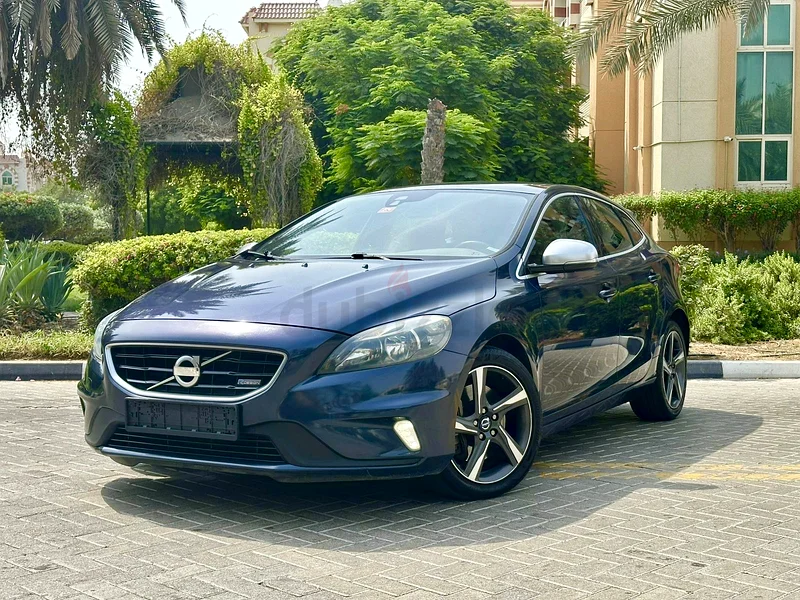 Volvo V40 T5 R-Design Hatchback 2.0 L 2014 GCC Accident Free63221301632387111