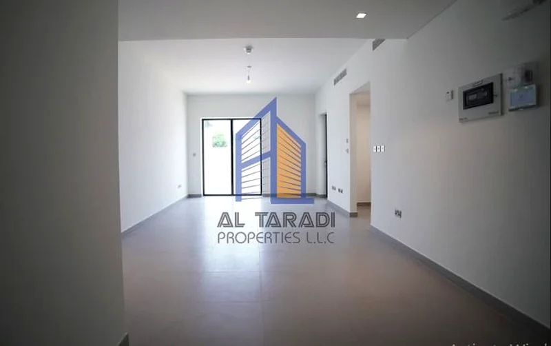3 غرف نوم مذهلة + خادمة | جديدة كليًا | مجتمع فاخر63308156329091114