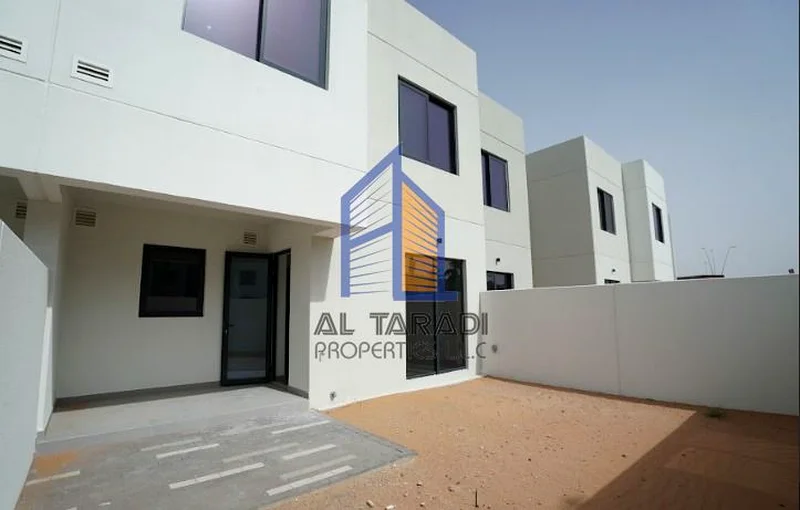 3 غرف نوم مذهلة + خادمة | جديدة كليًا | مجتمع فاخر63308156329091111