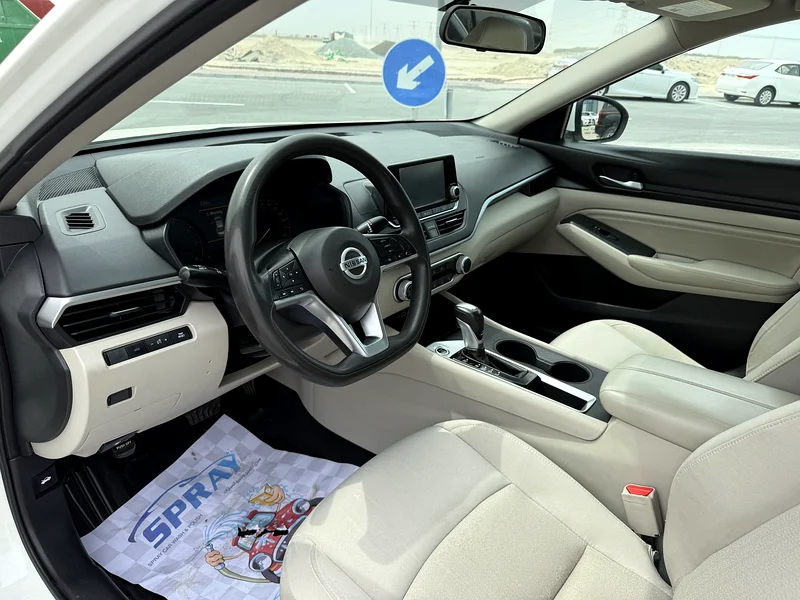 2021 Nissan Altima in GCC, original paint, low mileage63232621110401114