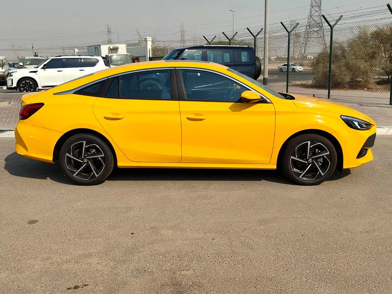 سيارة سيدان فاخرة من طراز MG GT 2025 بمحرك 1.5 لتر 4 أسطوانات توربو بنزين ناقل حركة أوتوماتيكي دفع أمامي، خيارات كاملة، للتصدير فقط63175702674946114