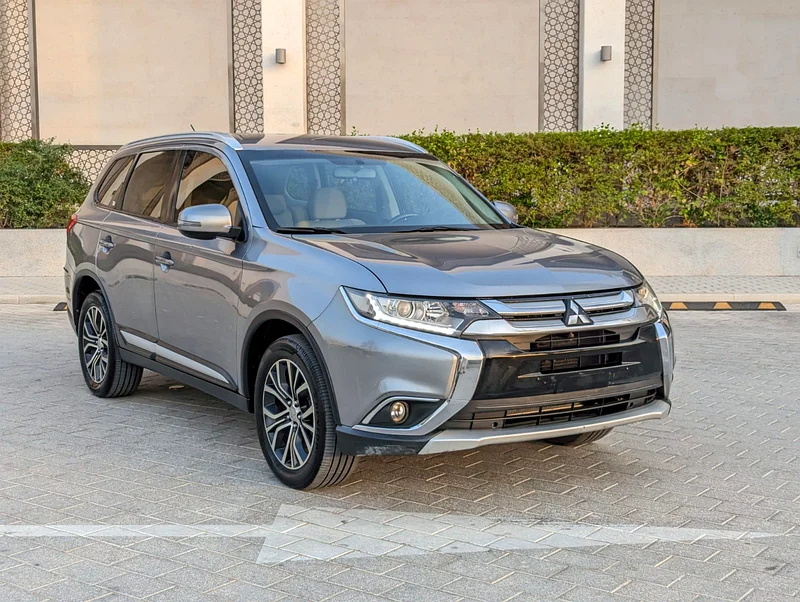 Mitsubishi Outlander 2016 GCC 4WD Immaculate Shape Low KM Perfect Inside Out63225309721859114