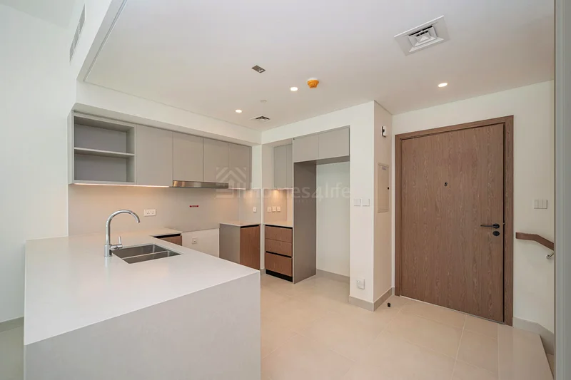 Spacious Layout | Duplex | Canal View63761148099075114