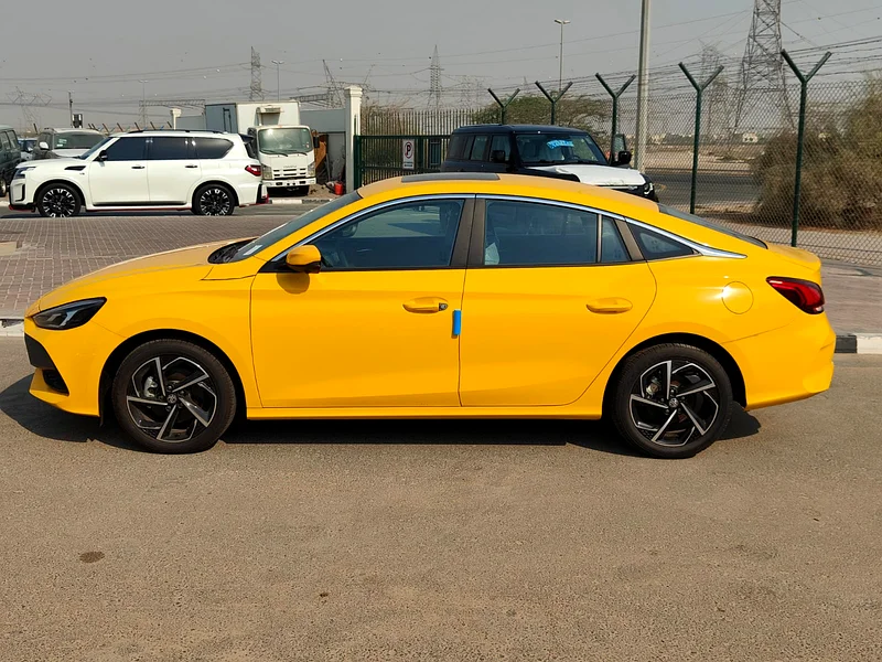 سيارة سيدان فاخرة من طراز MG GT 2025 بمحرك 1.5 لتر 4 أسطوانات توربو بنزين ناقل حركة أوتوماتيكي دفع أمامي، خيارات كاملة، للتصدير فقط63175702674946113