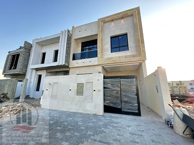 For sale: Townhouse villa in Al Zahia, Ajman. 4 master bedrooms, a living room, and a maid's room. Freehold for all nationalities. Bank financing is p63253961099521111